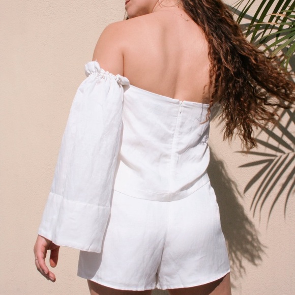 SIR the label off shoulder top in soft linen - Picture 5 of 6